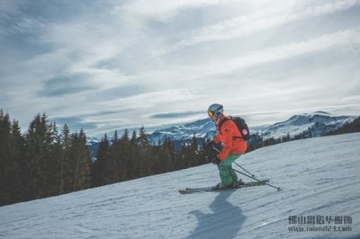 來看啦喂！教你如何選購滑雪服